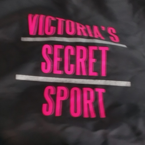 Victorias Secret Sport Zip  Duffle Gym Bag Hot Pink Black,Adjustable Strap * - Picture 2 of 10